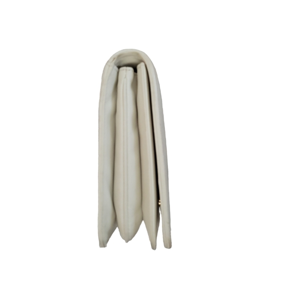 SOLD Valentino Garavani Cream Leather Crossbody Bag Clutch Bag - Picture 10 of 16